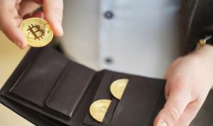 خروج سنگین بیت‌کوین از صرافی‌ها؛ ۱۰۰,۰۰۰ واحد تنها در سه هفته گذشته