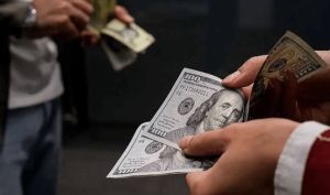 پشت پرده فروش دلار ارزان با تراول