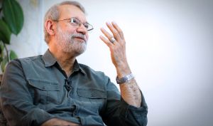 واکنش لاریجانی به طرح مکرون درباره تنگه هرمز
