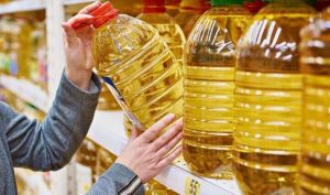 قیمت جدید روغن و شکر در بازار | رئیس اتحادیه بنکداران: کمبودی در تامین کالاهای اساسی نداریم