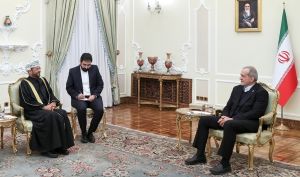 رئیس جمهور در دیدار وزیر امور خارجه عمان :  ملت ایران مستحکم‌تر از گذشته حامی کشور و نظام خود است