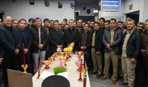 مدیرعامل و کارگران شرکت ملی صنایع مس ایران، دور سفره هفت‌سین 