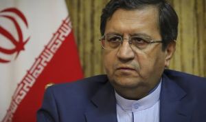 همتی: موانع بانکی ایران و عراق در حال رفع شدن است | تغییر نرخ سود بانکی فعلاً در دستور کار نیست