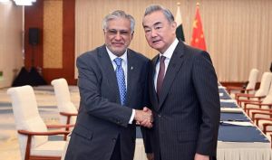 سفر وزیر خارجه پاکستان به چین برای جلب حمایت پکن در مذاکرات ایران و آمریکا