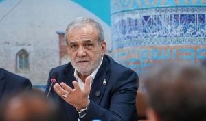 پزشکیان: از حضرت آقا درخواست کردم که کارمندان ۹ بیایند و ۱۳ بروند، چرا که کاری انجام نمی‌دهیم، کار نداریم که انجام دهیم