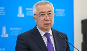 قزاقستان در بندر شهید رجایی ترمینال باربری می‌سازد