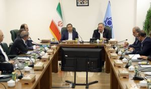 همتی: یکپارچه‌سازی نرخ ارز ثبات نسبی در بازار ایجاد کرد | حمایت از صنایع آسیب‌دیده در کنار مهار تورم اولویت است