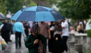 تداوم وزش باد شدید و رعد و برق در تهران طی ۴۸ ساعت آینده