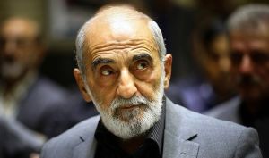 توصیه تکراری حسین شریعتمداری : چرا این پا و آن پا می‌کنید؟! از NPT خارج شوید!
