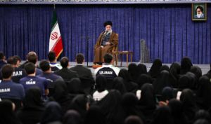 رهبر انقلاب : افتخار می کند که صنعت هسته‌ای ایران را بمباران کردیم و از بین بردیم، خیلی خب، به همین خیال باش!