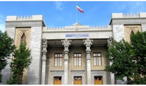 بیانیه وزارت خارجه ایران درباره تعرض آمریکا به کشتی تجاری ایران و گروگانگیری خدمه و خانواده آنها