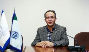 مشاور وزیر اقتصاد: استدلال منتقدان عرضه خودرو در بورس را نمی فهمم!