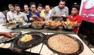 ریزش ۴۵ درصدی مشتری اغذیه‌فروشی‌ها/ منوهای اقتصادی؛ نشانه کاهش قدرت خرید یا تغییر سبک مصرف؟/ غذاهای فانتزی از سفره مردم حذف شد