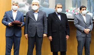 در آیین تجلیل از صادرکنندگان نمونه کشور؛ مدال افتخار صادرات به پاکسان تقدیم شد
