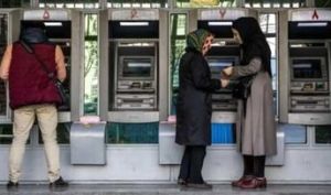 پول «نقد» کمیاب شد/ سرگردانی مردم میان عابربانک‌های خالی