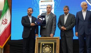 تجلیل از سعدمحمدی به عنوان چهره برتر در همایش بورس کالا/ شرکتهای گروه هلدینگ «ومعادن» خوش درخشیدند