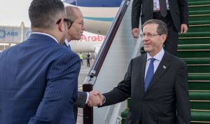 اردوغان رو دست خورد/ رئیس اسرائیل با هواپیمای آذربایجانی ممنوعیت پروازی ترکیه را دور زد