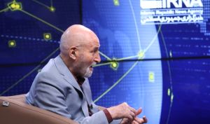بهزاد نبوی: مذاکره با آمریکا دستاورد دولت بود / از عملکرد پزشکیان دفاع می کنم