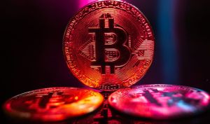 خروج ۳۶۵ میلیون دلاری از ETFهای بیت‌کوین؛ آیا روند صعودی متوقف شده است؟