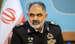 دریادار ایرانی: تهدیدهای رئیس جمهور آمریکا خنده‌دار است/ همه تحرکات آمریکا در منطقه را زیرنظر داریم