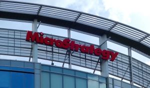 افت ارزش سهام MicroStrategy؛ کاهش $MSTR به زیر 300 دلار پس از ساعت معاملات 