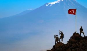 ادعای ترکیه: یک موشک پرتاب شده از سوی ایران در آسمان ترکیه منهدم شد