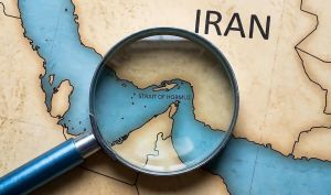 عبور نفتکش چینی از تنگه هرمز با وجود تحرکات نظامی دریایی آمریکا