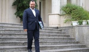 تایید دلار ۲۳ هزار تومانی در بودجه ۱۴۰۲