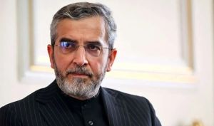 ناگفته‌های باقری کنی درباره حمله به بیت رهبری: با محل حمله سی متر فاصله داشتیم، صدای ۳ انفجار بیشتر نیامد، بعداً مشخص شد که تعداد بیشتر بوده