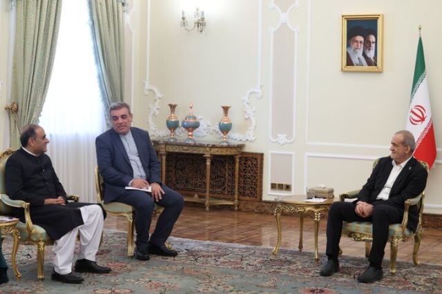 پزشکیان: ایران، پاکستان را شریکی قابل اعتماد می‌داند | قدردانی رئیس‌جمهور از نقش پاکستان در کاهش تنش‌های منطقه‌ای