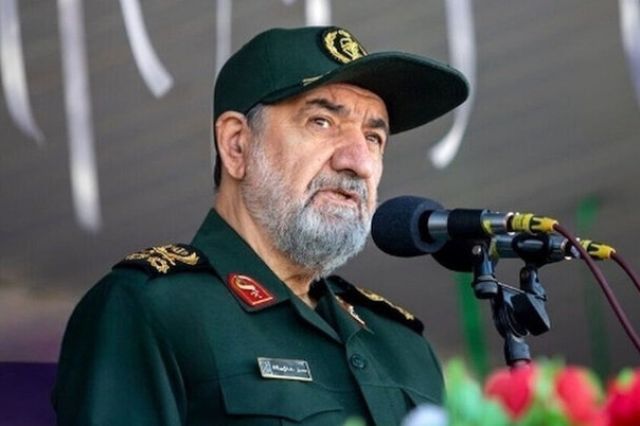 محسن رضایی: دیدار رهبر انقلاب با ترامپ رخ نخواهد داد