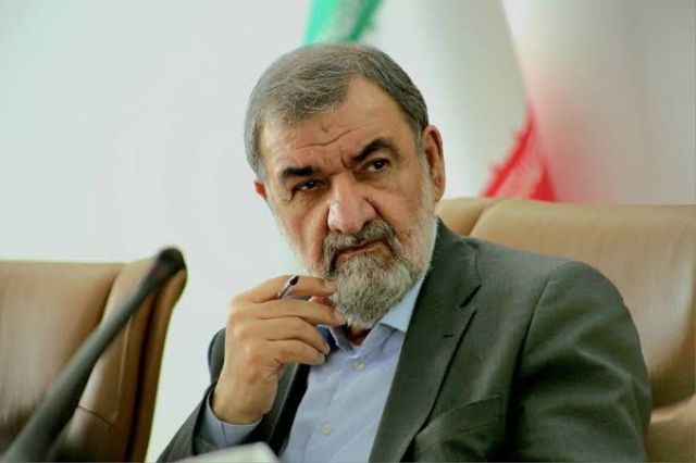 محسن رضایی: تنگه هرمز کاملاً بسته است؛ هنوز تصمیمی برای غرق کردن نفتکش‌ها نگرفته‌ایم