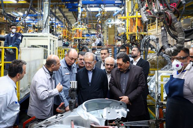 پزشکیان: تولید خودروهای کم‌مصرف و ارتقای کیفیت، ضرورت صنعت خودروسازی است