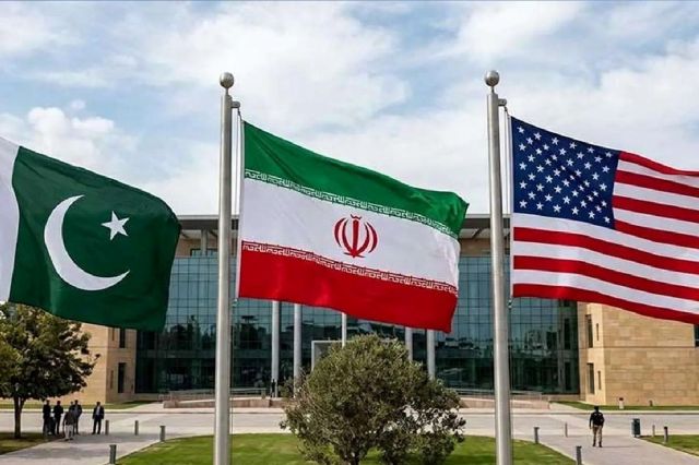 سناتور پاکستانی: مذاکرات ایران و آمریکا در مسیر درستی پیش می‌رود | برای کاهش تنش میان ایران و آمریکا تلاش می‌کنیم
