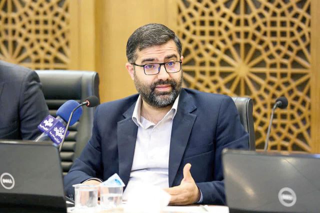 سقاب اصفهانی: با صرفه‌جویی روزانه یک لیتر سوخت در هر خانواده، کشور از واردات بنزین بی‌نیاز می‌شود