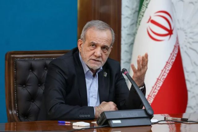 پزشکیان در دیدار با وزیر کشور پاکستان: فرصت توسعه روابط اقتصادی و علمی فراهم شده است | وحدت اسلامی مانع دخالت قدرت‌های فرامنطقه‌ای است