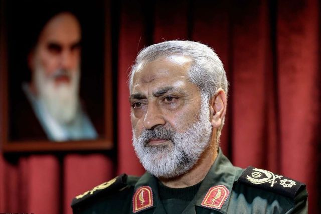 سردار شکارچی: از زمان اعلام آتش‌بس، جنگنده‌های آمریکا حتی یک روز هم تنگه هرمز را ترک نکرده‌اند