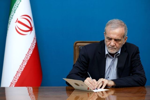 رئیس‌جمهور دستور بازگشایی اینترنت بین‌الملل را ابلاغ کرد