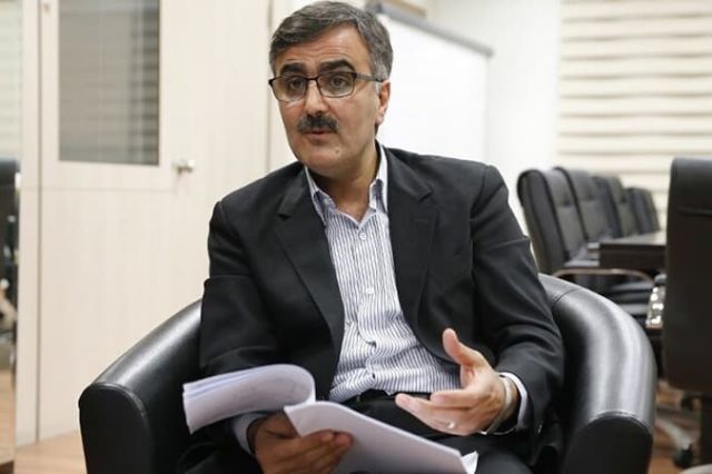 فرزین مسافر دبی شد