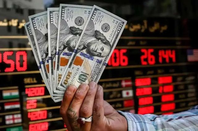 یک کارشناس اقتصادی: قیمت ارز سقوط تاریخی را ثبت خواهد کرد، اگر...