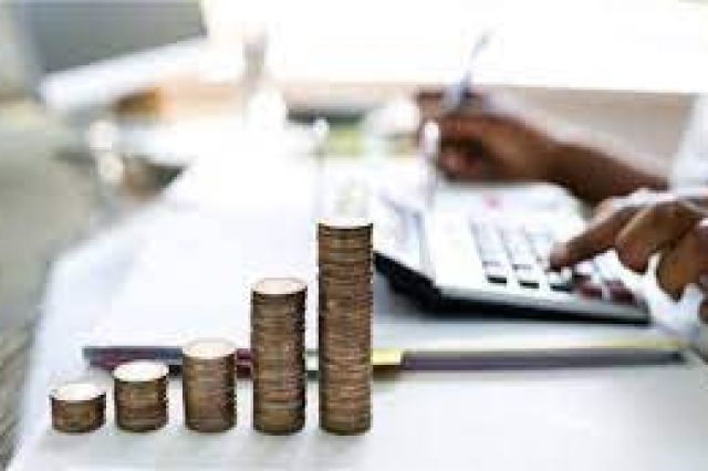 مدیریت بازار پول و تورم با جابجایی یک فرد سامان می گیرد؟
