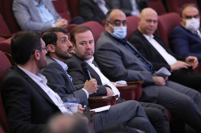 مدیر عامل فولاد مبارکه: از طرح مباحث کلی و تکراری اجتناب کنیم / فولاد مبارکه راهکار مناسب برای گذر از چالش‌ های صنعت فولاد را دارد