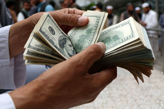 نحوه ارائه خدمات بانکی و فروش ارز به اتباع خارجی