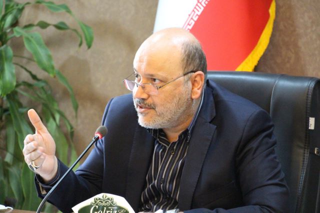 سرپرست گروه توسعه ملی در جمع برخی از مدیران تولیدکننده و توزیع کننده مواد غذایی: شرکتهای تابعه «وبانک» در جنگ اقتصادی میدان داری کنند/مدیران متخلف فورا برکنار می‌شوند