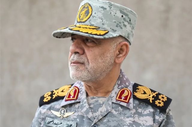 رئیس ستاد کل نیرو‌های مسلح: هرگاه نشانه‌های اقدام خصمانه دشمن احراز شود، در انتخاب زمان و نحوه پاسخ، منتظر آغاز اقدام او نخواهیم ماند / بانک اهداف را بروز می‌کنیم