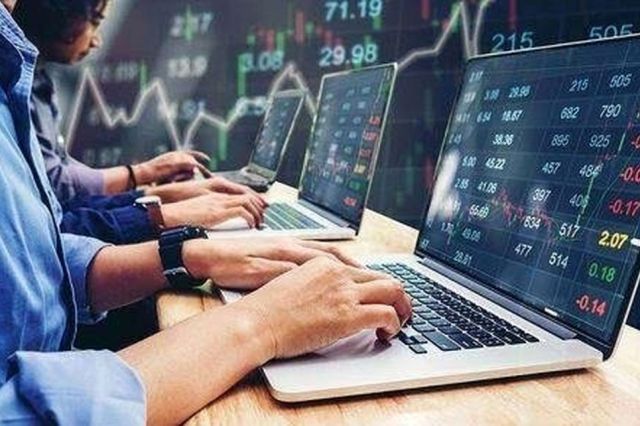 شاخص کل باز هم رشد می کند/ پیش بینی بورس امروز دوشنبه 8 فروردین 1401