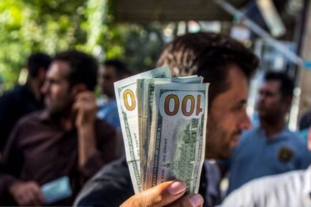 پیش‌بینی رییس‌کل بانک مرکزی از قیمت ارز/ شیب نزولی قیمت دلار ادامه دارد؟
