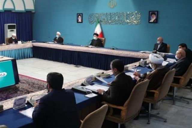 ارائه تسهیلات برای ورود سهام شرکت‌ها به بازار سرمایه با مصوبه سران قوا