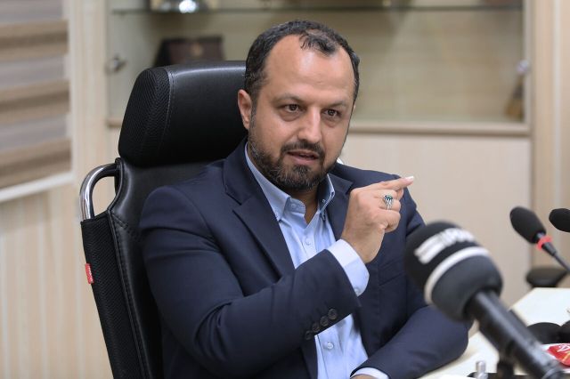 خاندوزی: گره‌های اقتصادی در ماه‌های آینده باز می‌شوند