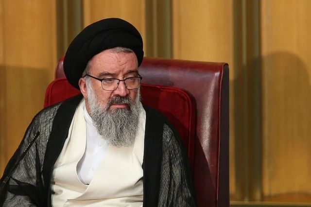 امام جمعه تهران: دست آن رزمنده‌‌ای که سه کشتی را در تنگه هرمز زد درد نکند